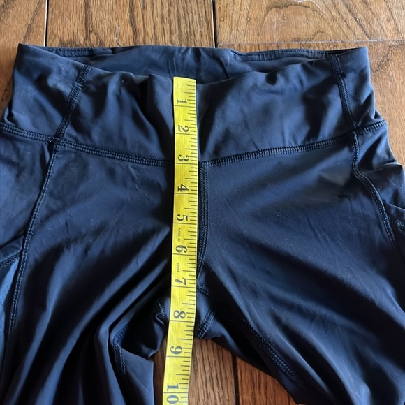 Lululemon Capri Leggings with Gathered sides Size 2 Black - Picture 6 of 10